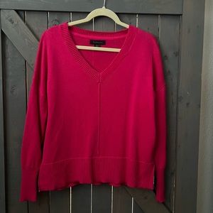 Pink V-neck Tahari sweater